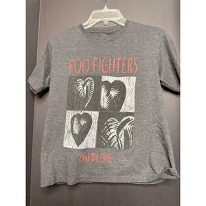 Foo Fighters One By One Album Graphic T-Shirt Gray XS Rock Band Tee